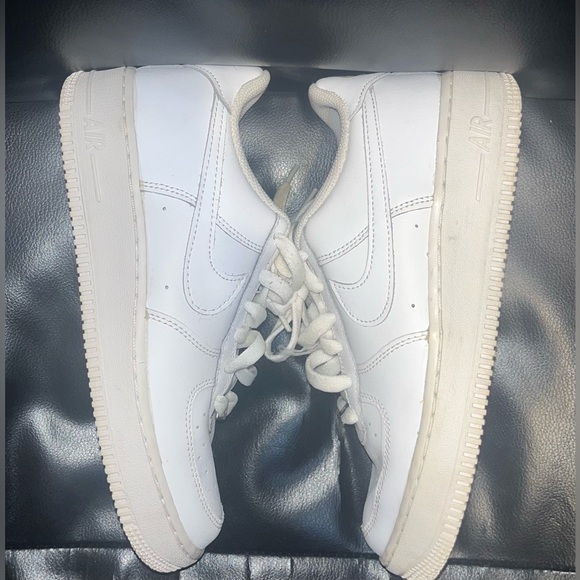 Nike Air Force 1 shoes Triple White Leather Low DH2920-111 Youth Size 7Y Kids - Picture 4 of 7